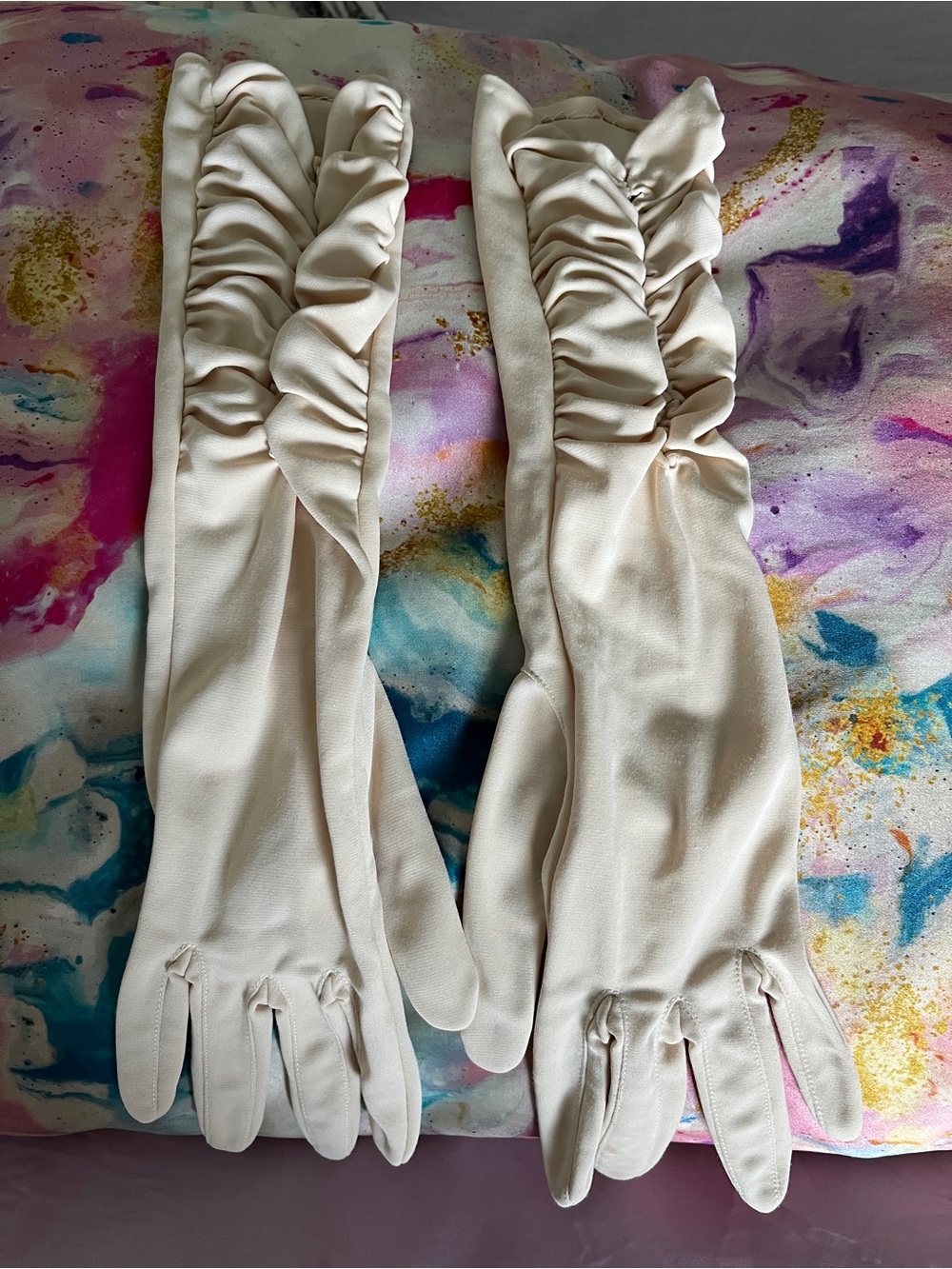 Vintage 60s Coffin Pleat Pleats Pleated Gloves Soft Nylon Comfortable M